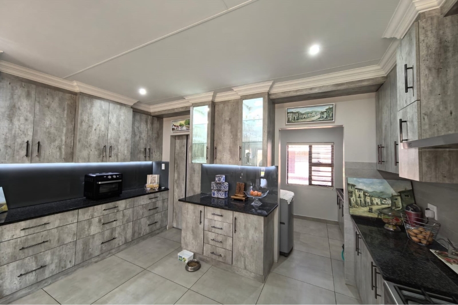 3 Bedroom Property for Sale in Hillcrest Northern Cape